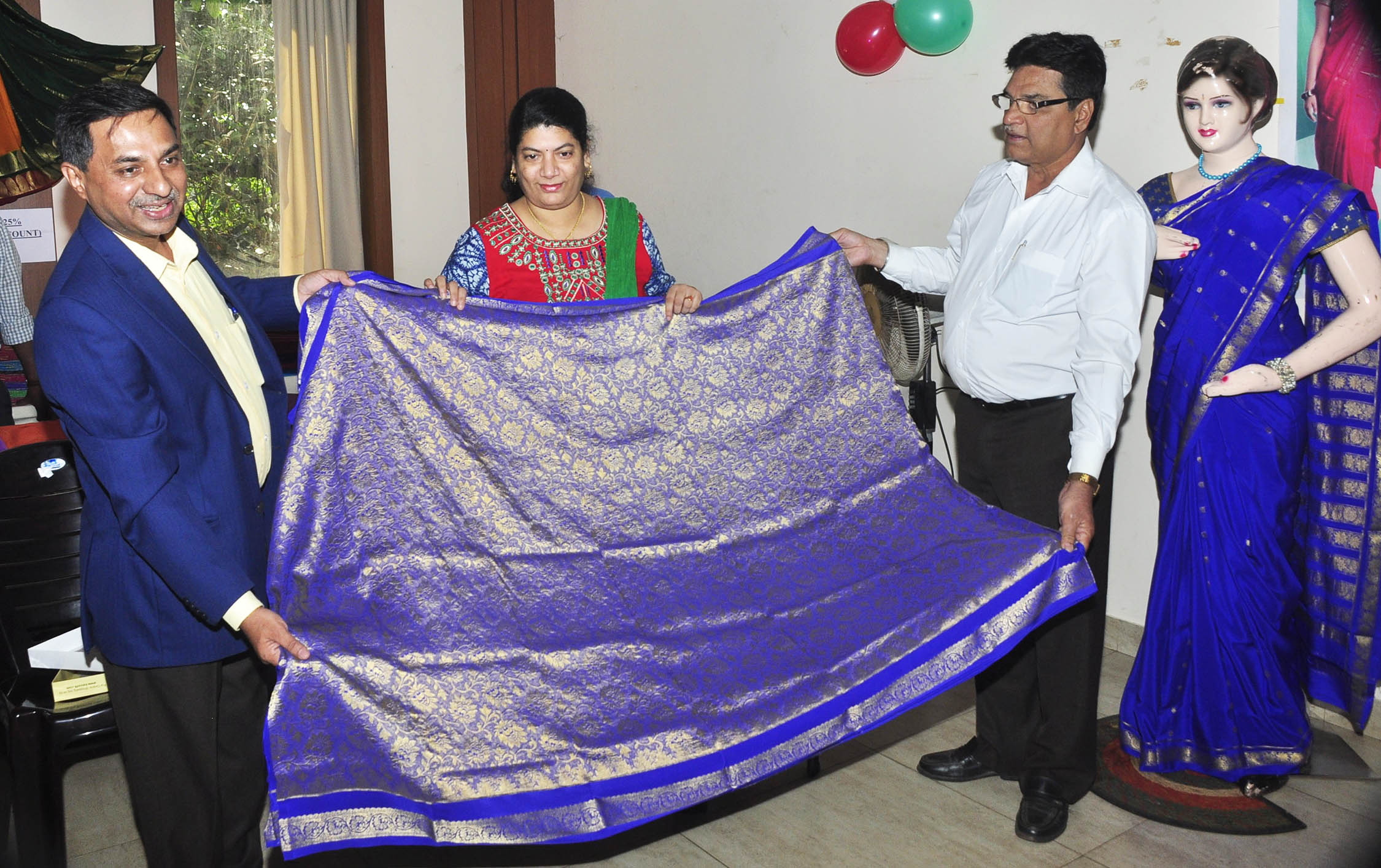 ಮೈಸೂರು ಸಿಲ್ಕ್ ಸೀರೆಗಳ ಪ್ರದರ್ಶನ-ಮಾರಾಟ ಉದ್ಘಾಟನೆ